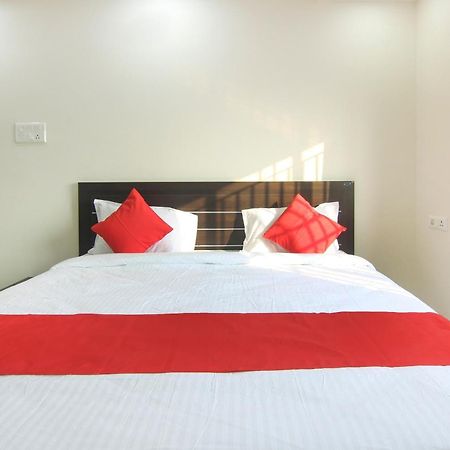Hotel O Villa 31 Akot Buitenkant foto