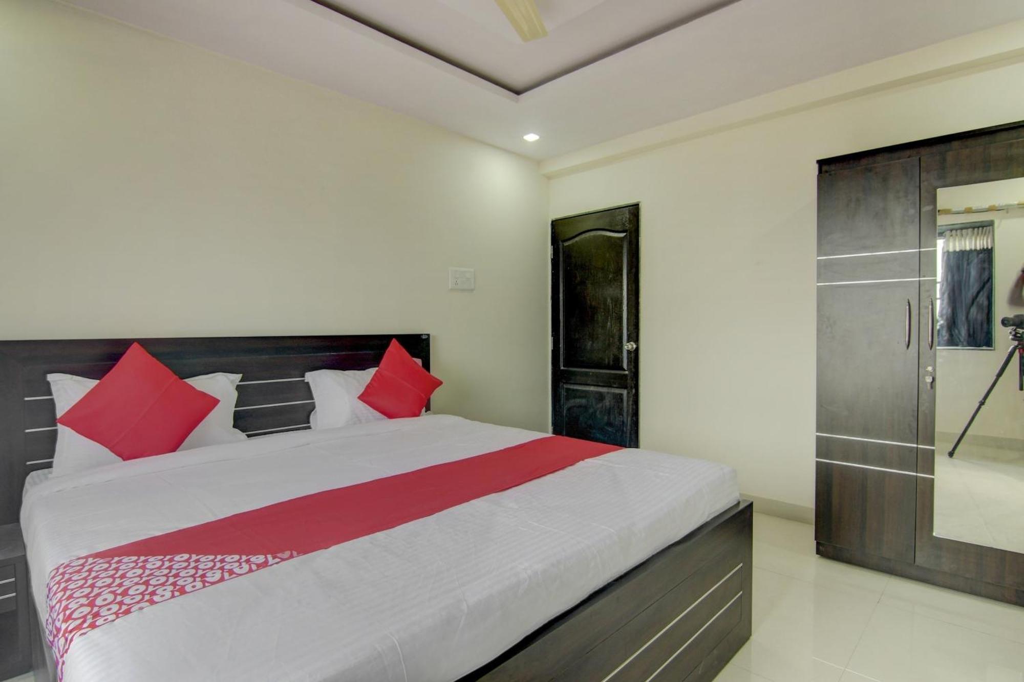 Hotel O Villa 31 Akot Buitenkant foto